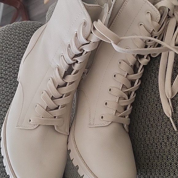 Super Cute True Craft Boots - Picture 7 of 7